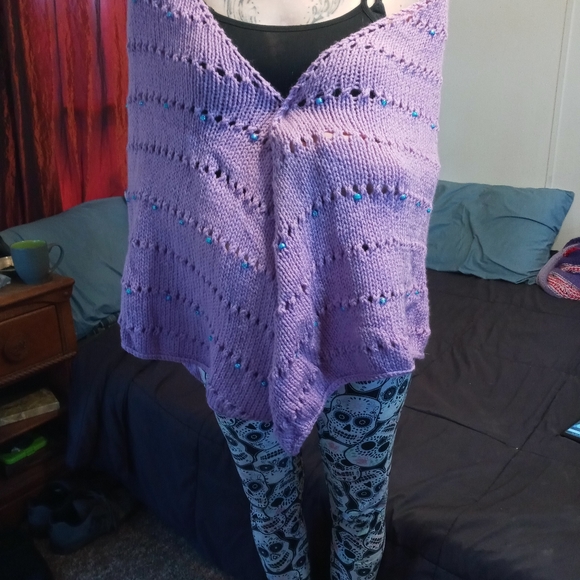 Hand Knitted Shawl - Picture 3 of 4